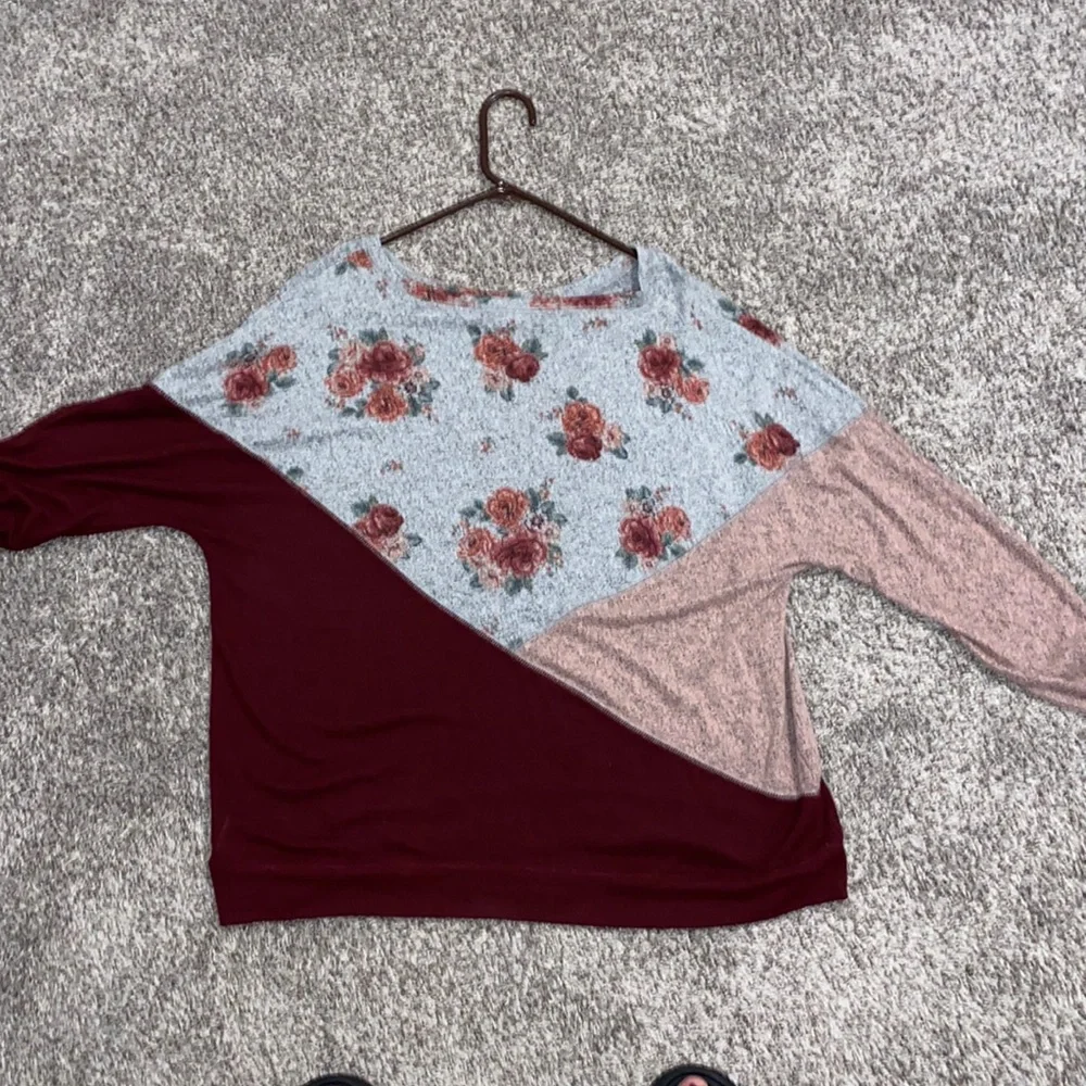 Multicolored/floral top - Picture 3 of 3